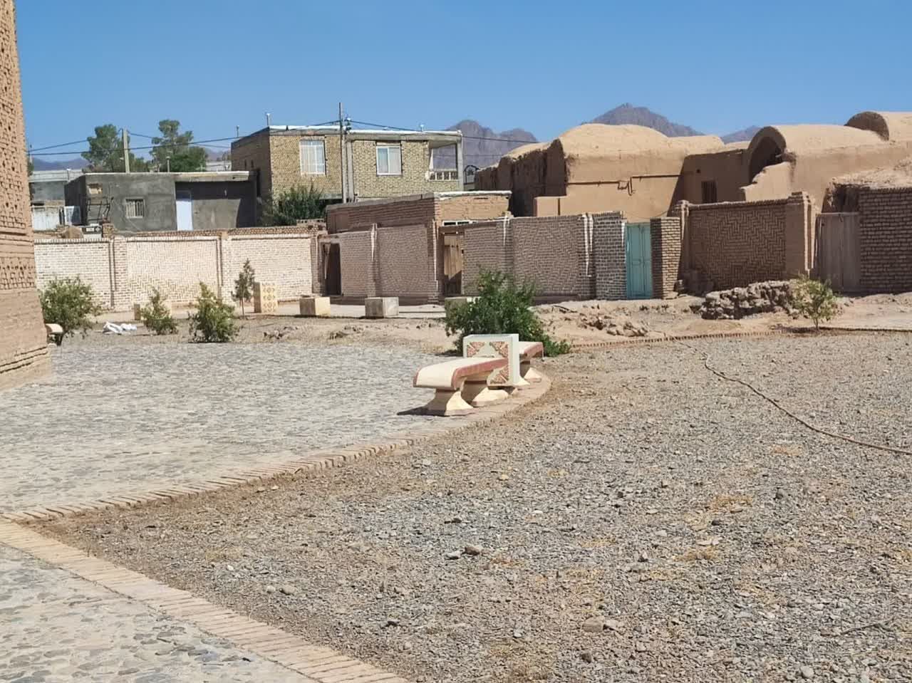 آغاز مرمت دو برج تاریخی شهرستان بردسکن