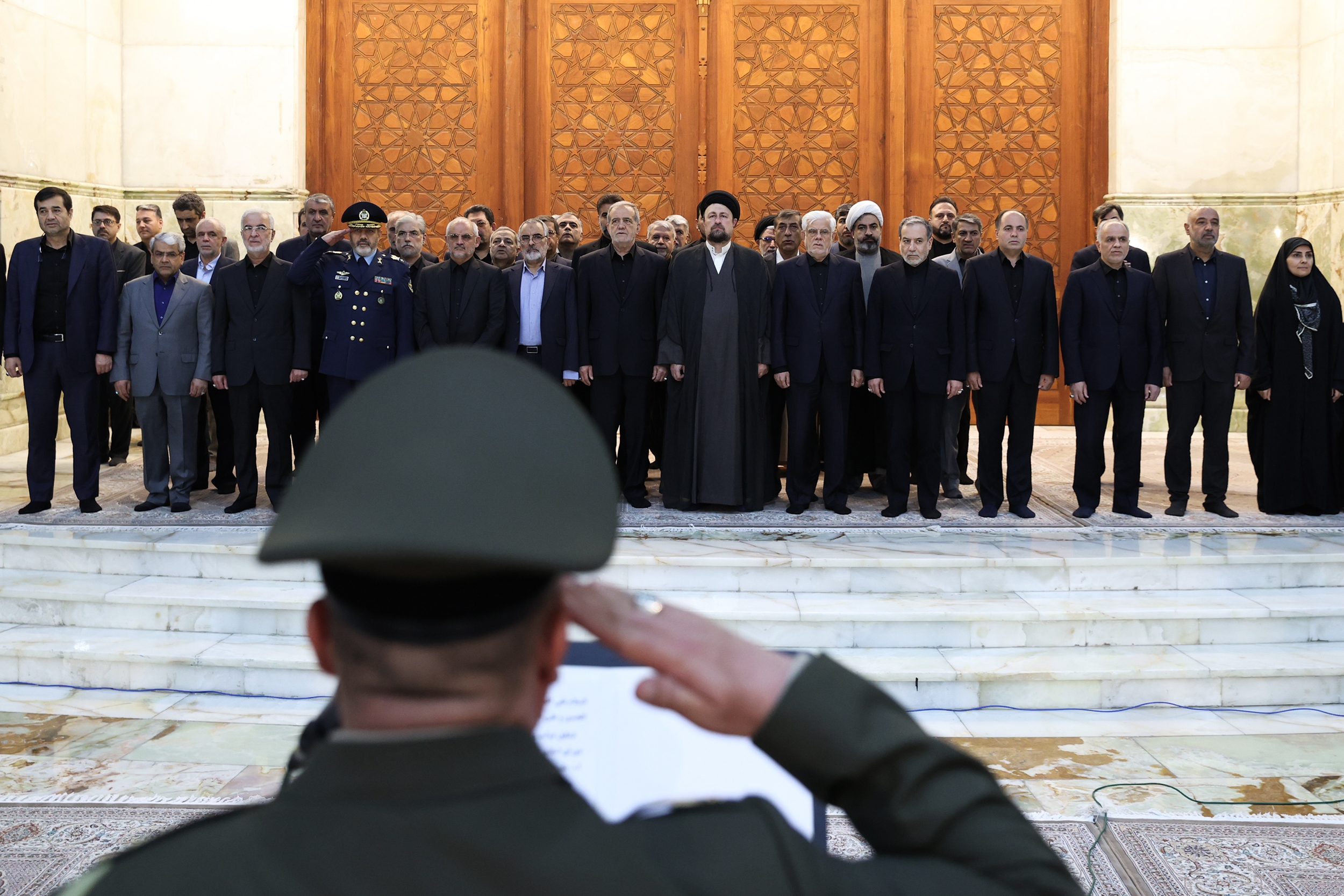 بر سر پیمان با مردم هستیم بر سر پیمان با مردم هستیم