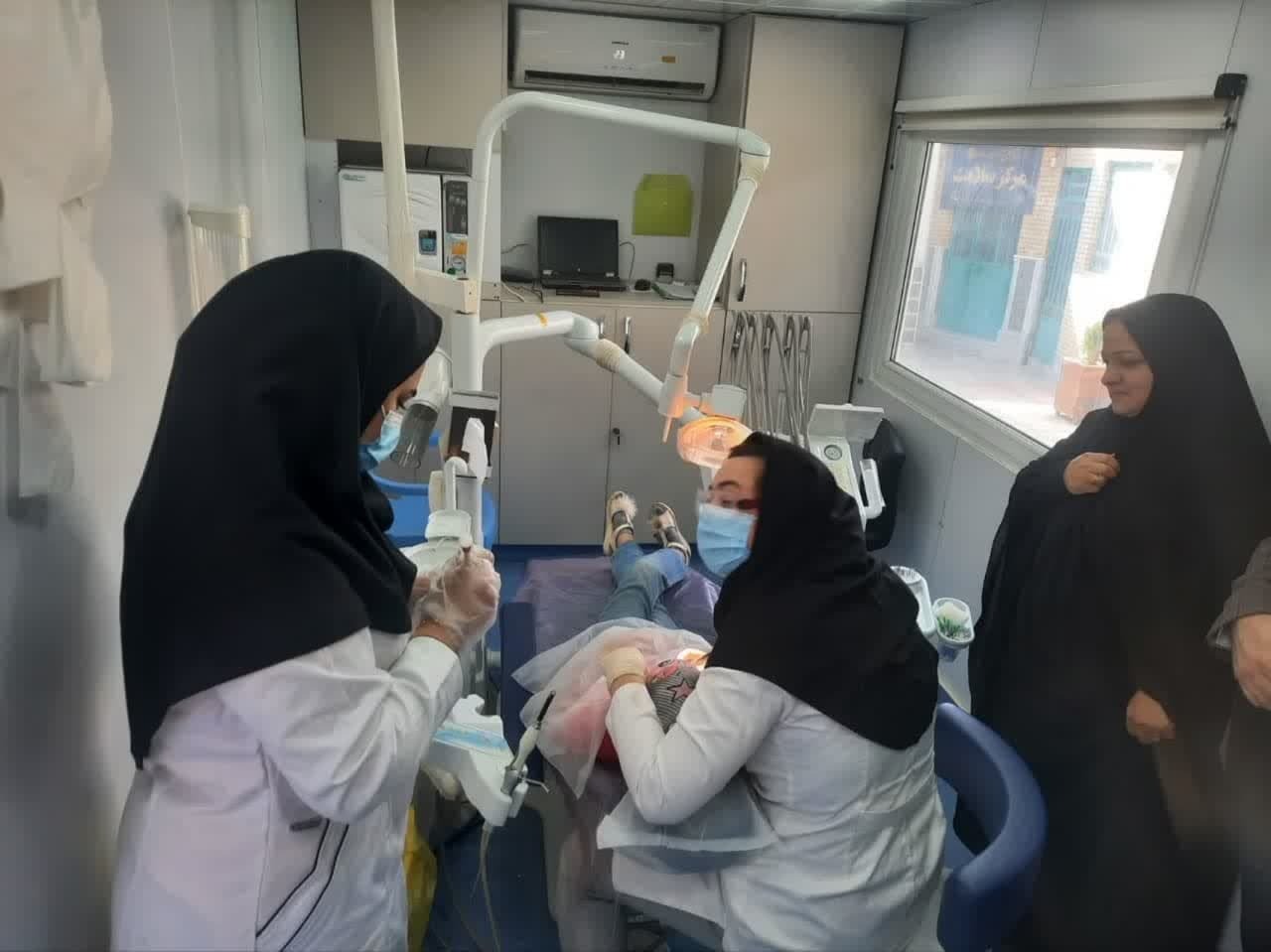 ارائه خدمات رایگان دندانپزشکی به مدد جویان کمیته امداد ارائه خدمات رایگان دندانپزشکی به مدد جویان کمیته امداد