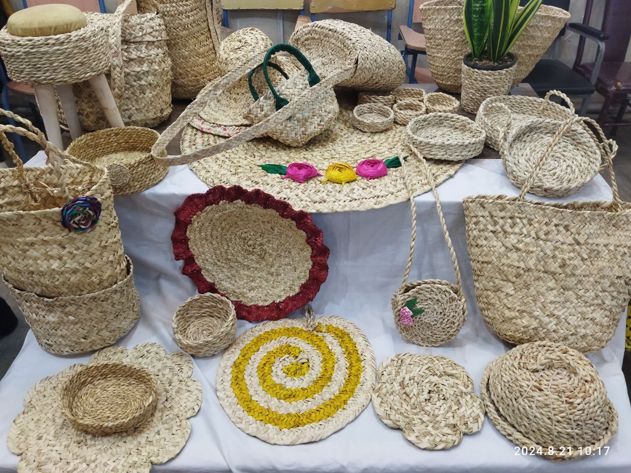 برگزاری نخستین دوره آموزشی حصیربافی در صومعه سرا برگزاری نخستین دوره آموزشی حصیربافی در صومعه سرا