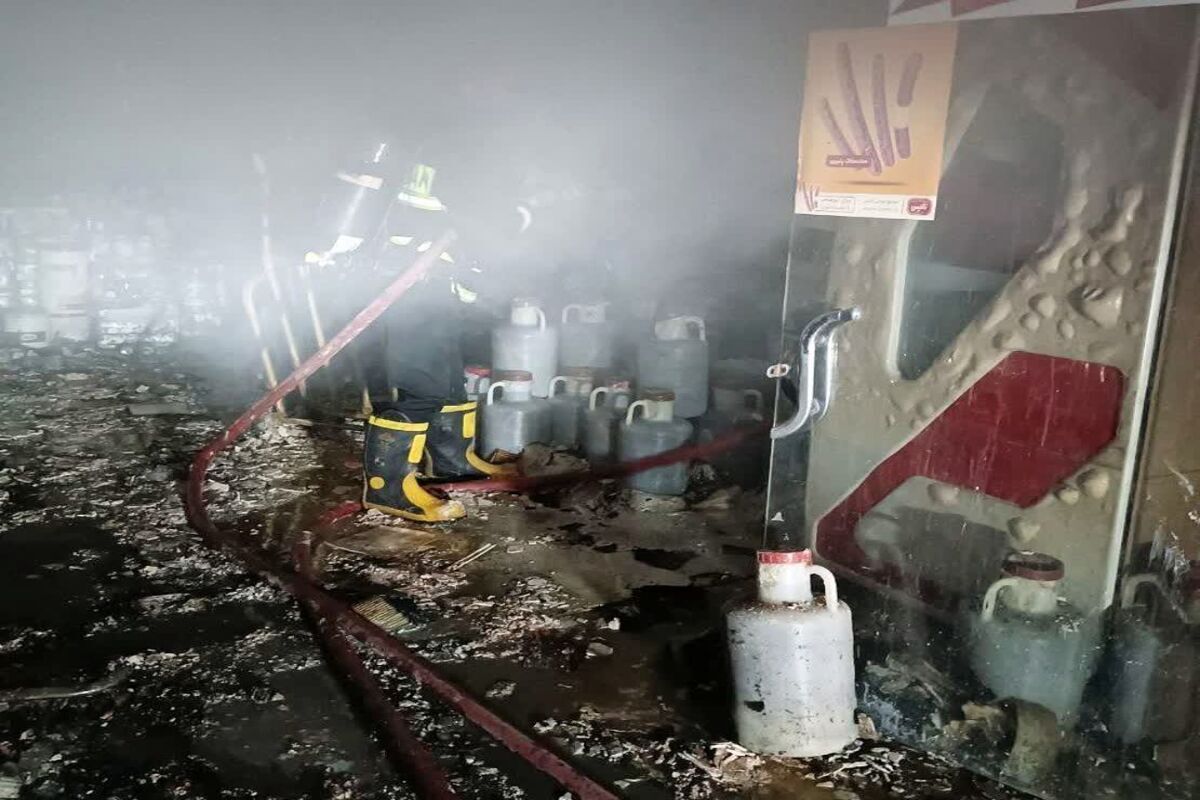 مهارآتشسوزی انبار مواد غذایی در کرمان مهارآتشسوزی انبار مواد غذایی در کرمان