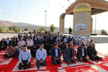 برگزاری یادواره شهدای کارمند در شهرکرد برگزاری یادواره شهدای کارمند در شهرکرد