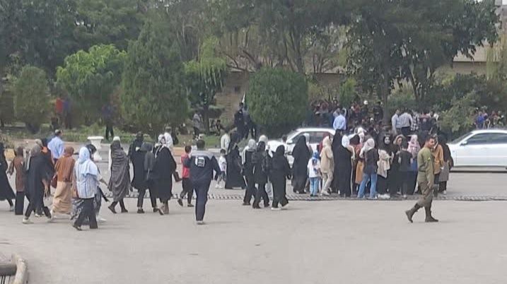 تجمع برخی نیرو‌های پیمانی مجتمع فولاد خراسان