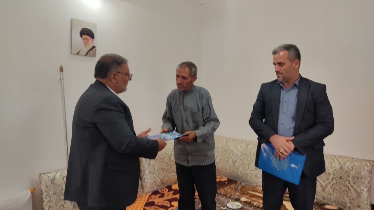 تجلیل از دوجانباز سرافراز روستای خاکمردان خوی تجلیل از دوجانباز سرافراز روستای خاکمردان خوی