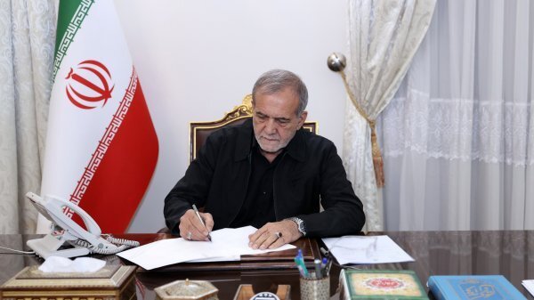 پیام تسلیت رئیس جمهور برای درگذشت مادر شهیدان حاجیشاه پیام تسلیت رئیس جمهور برای درگذشت مادر شهیدان حاجیشاه