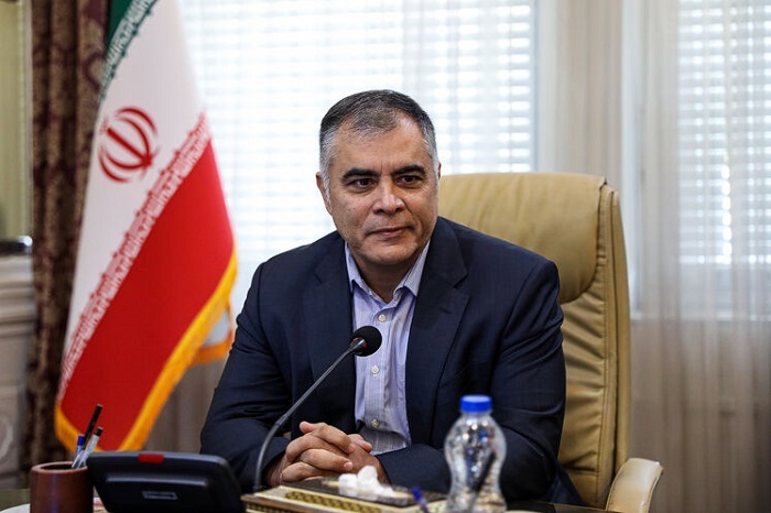 وزیر نفت: در حال حاضر طرح افزایش قیمت سوخت روی میز دولت نیست