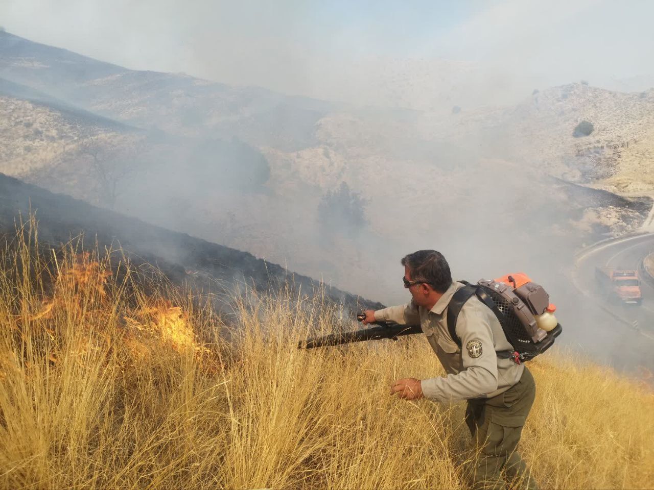 آتش سوزی در منطقه حفاظت شده تندوره گردنه
