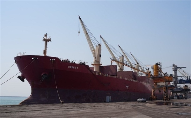 تخلیه دومین کِشتی کنجاله سویا در بندر شهید رجایی تخلیه دومین کِشتی کنجاله سویا در بندر شهید رجایی