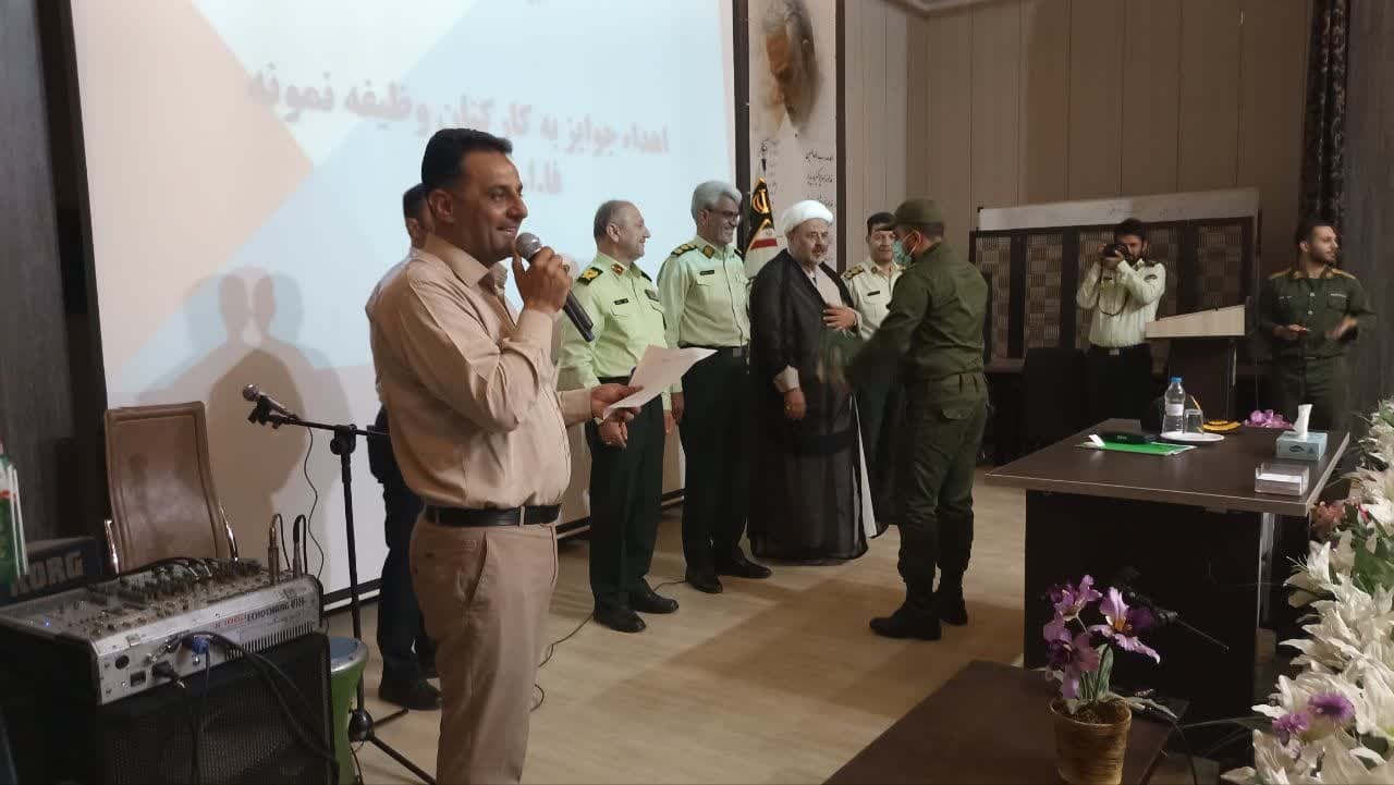 تجلیل از سربازان نمونه استان قزوین تجلیل از سربازان نمونه استان قزوین