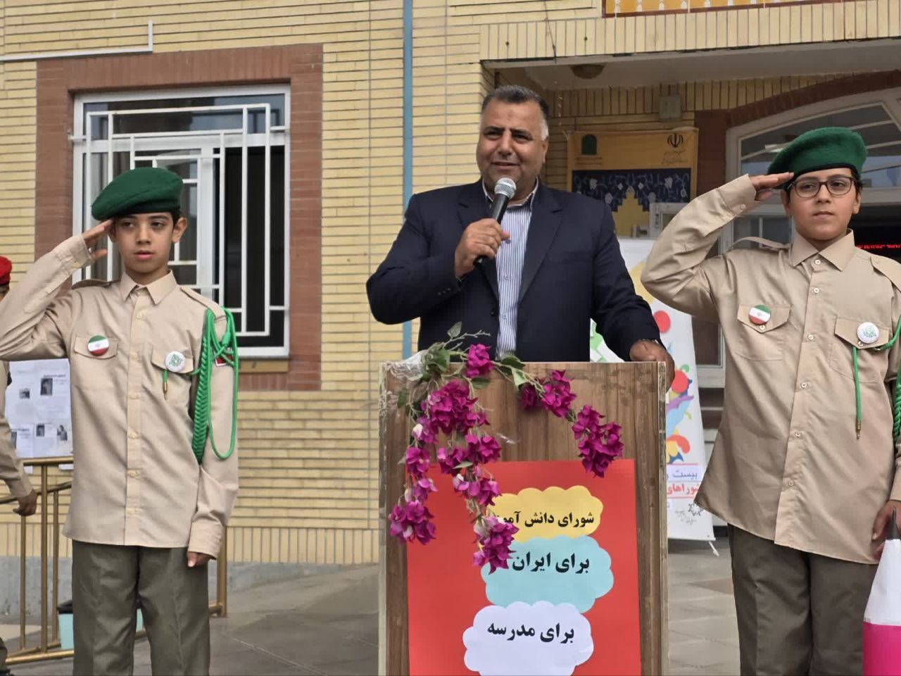 برگزاری انتخابات شورای دانش آموزی در مدارس نيشابور برگزاری انتخابات شورای دانش آموزی در مدارس نيشابور