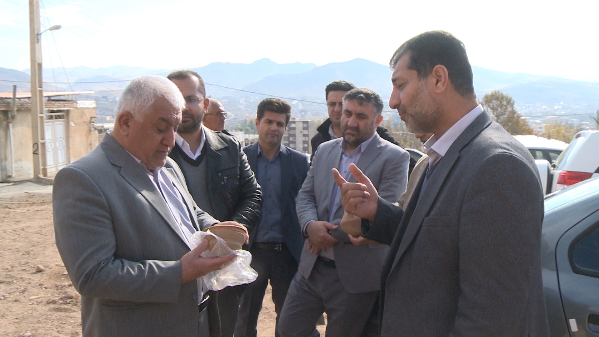 رفع مشکل صدور سند برای زمینهای تعاونی مسکن فرهنگیان مهاباد رفع مشکل صدور سند برای زمینهای تعاونی مسکن فرهنگیان مهاباد