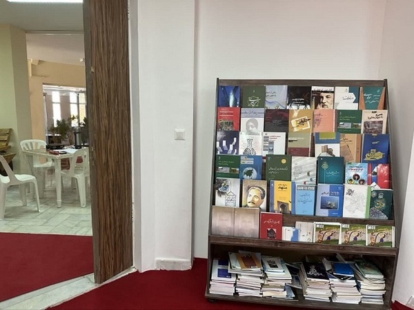 کافه کتاب گلبهار مجوز فعالیت ندارد کافه کتاب گلبهار مجوز فعالیت ندارد