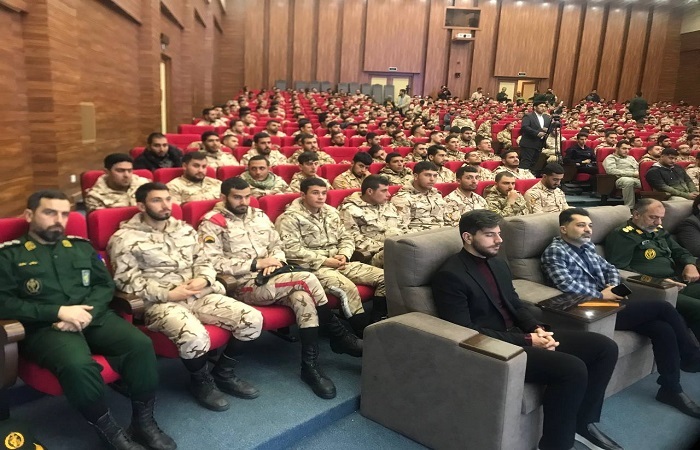 تجلیل از سربازان نمونه سپاه استان قزوین تجلیل از سربازان نمونه سپاه استان قزوین