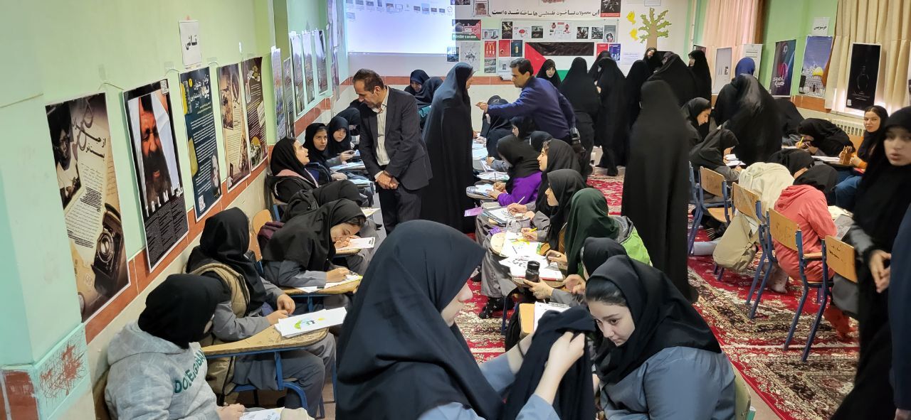 همدلی دانش آموزان فومنی با مردم مظلوم غزه و لبنان با اقدام فرهنگی همدلی دانش آموزان فومنی با مردم مظلوم غزه و لبنان با اقدام فرهنگی