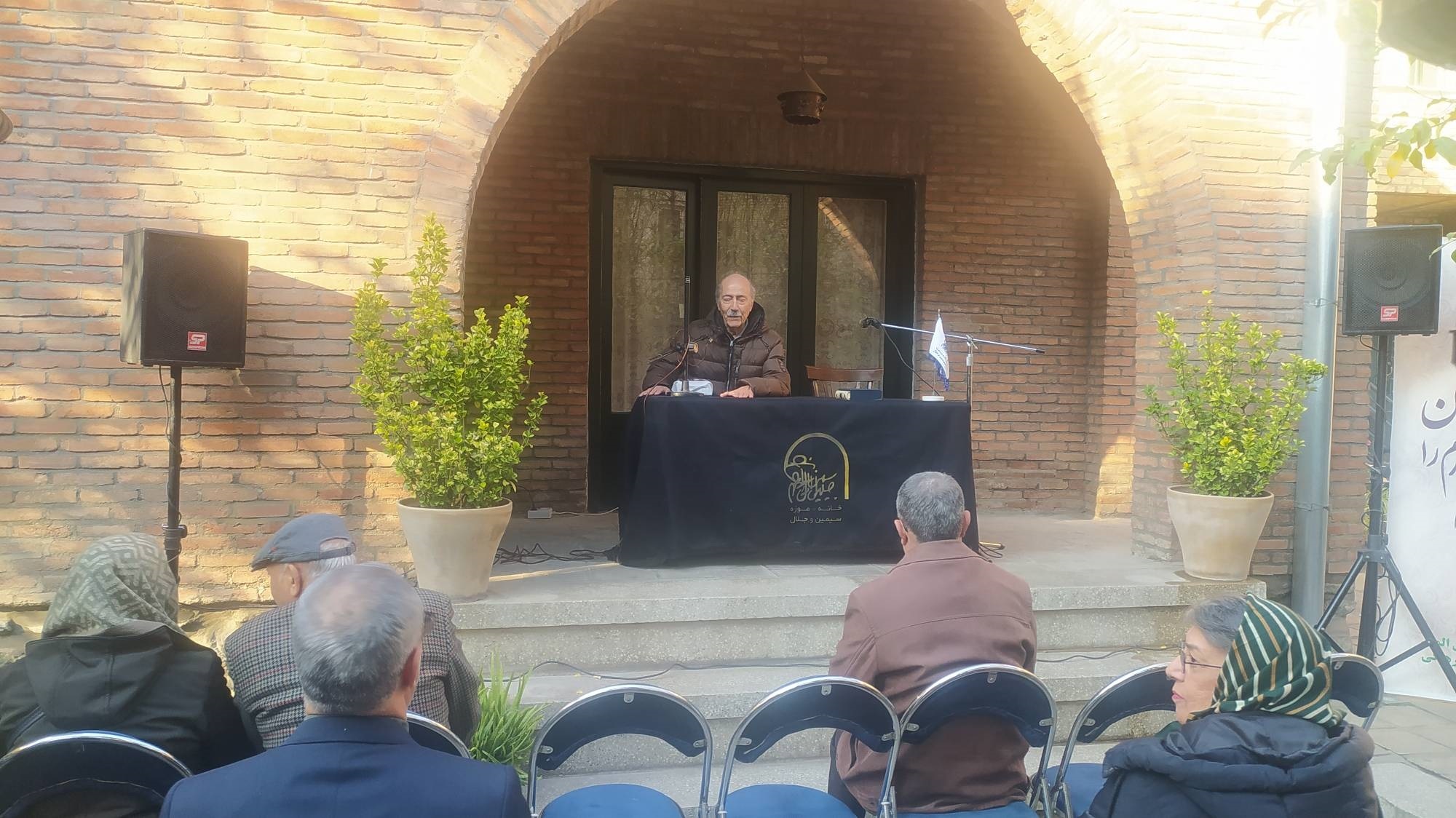 بررسی نقش جلال آل احمد در ادبیات معاصر بررسی نقش جلال آل احمد در ادبیات معاصر