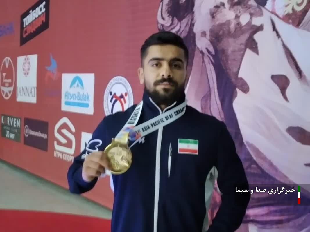 کسب نشان طلای آسیا توسط کشتی گیر بوکانی