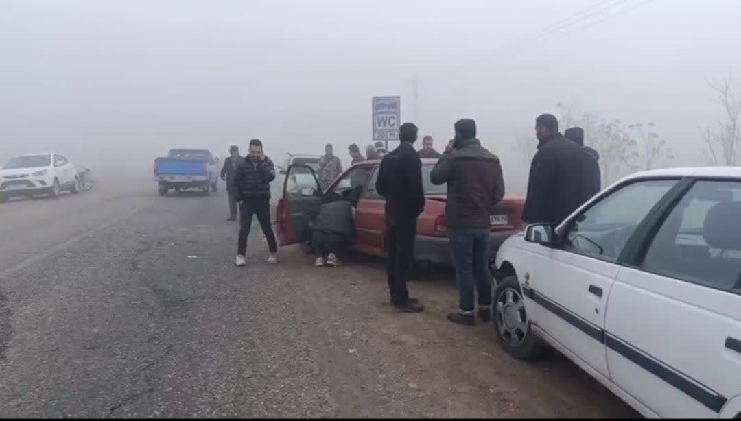 تصادف زنجیره ای  در محور سدارس پلدشت به چایپاره به علت مه شدید تصادف زنجیره ای  در محور سدارس پلدشت به چایپاره به علت مه شدید