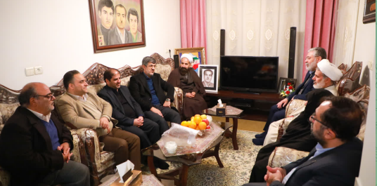 دیدار استاندار با خانواده معظم شهدای استان یزد دیدار استاندار با خانواده معظم شهدای استان یزد