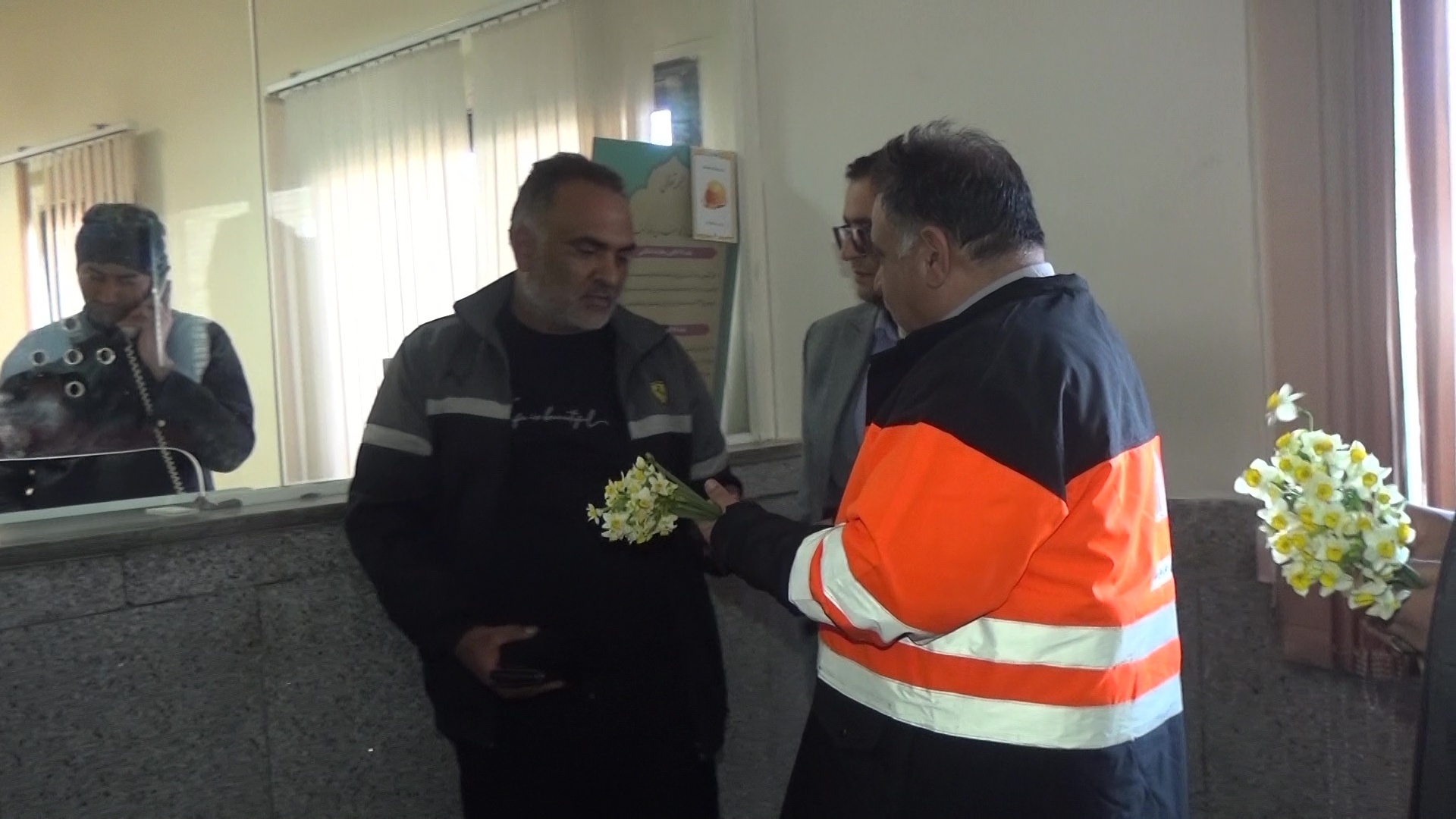 تجلیل از رانندگان ماشینهای سنگین در خراسان جنوبی تجلیل از رانندگان ماشینهای سنگین در خراسان جنوبی