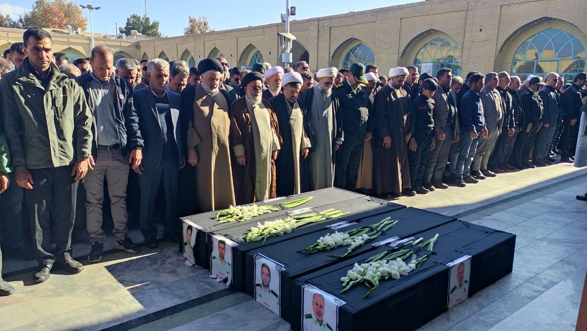تشییع پیکر ۴ نفر از کارکنان نیروی انتظامی در نیشابور تشییع پیکر ۴ نفر از کارکنان نیروی انتظامی در نیشابور