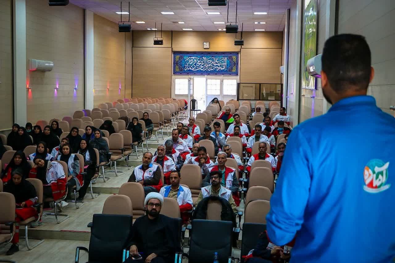 برگزاری دوره بازآموزی منطقهای ویژه مربیان هلال احمر خراسان جنوبی برگزاری دوره بازآموزی منطقهای ویژه مربیان هلال احمر خراسان جنوبی