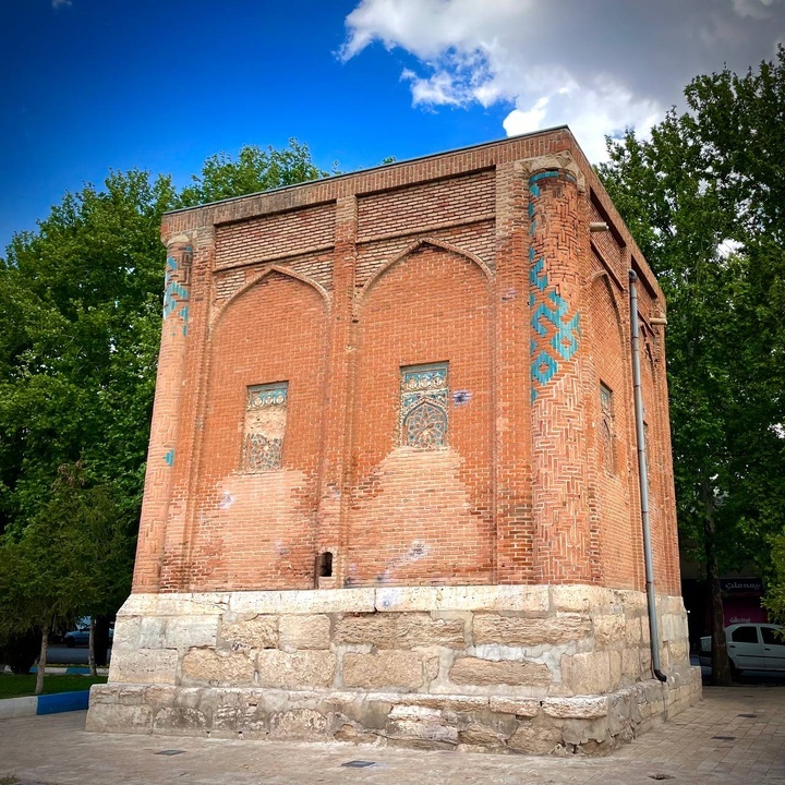 اتمام طرح محوطهسازی گنبد ۷۲۰ ساله غفاریه مراغه اتمام طرح محوطهسازی گنبد ۷۲۰ ساله غفاریه مراغه