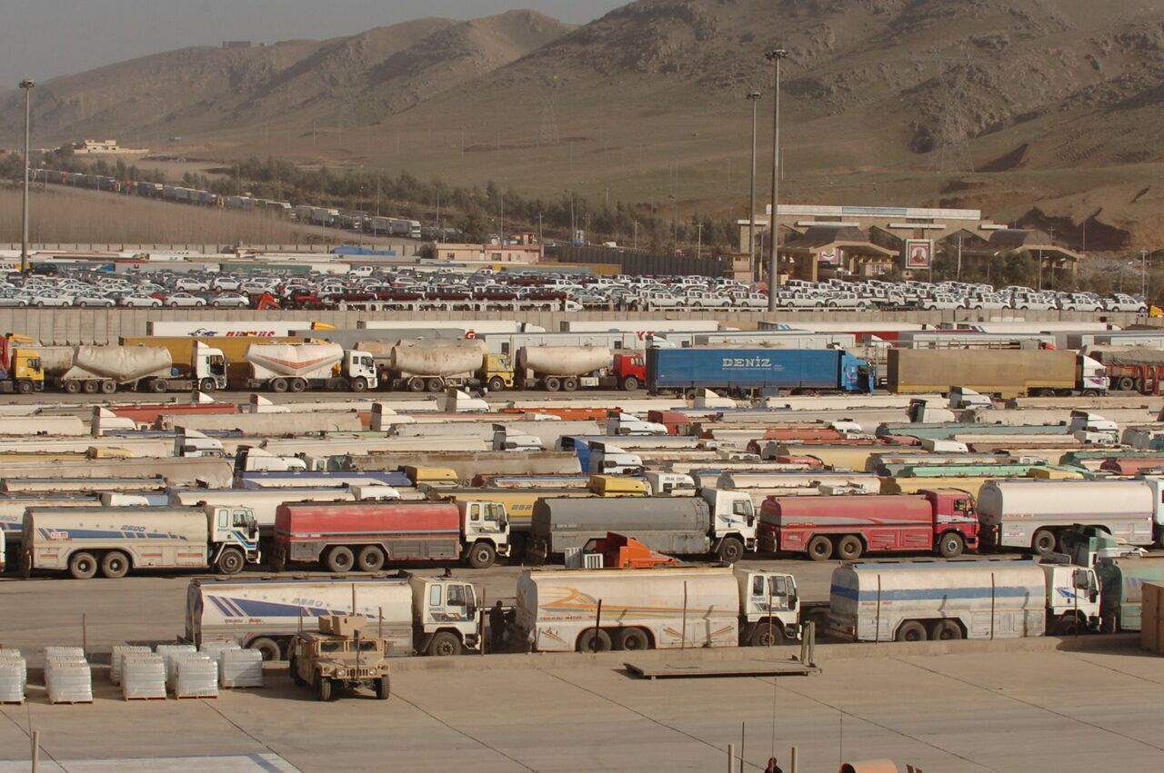 تعاملات اقتصادی ایران و افغانستان از دوغارون سالانه ۳ میلیارد دلار است تعاملات اقتصادی ایران و افغانستان از دوغارون سالانه ۳ میلیارد دلار است