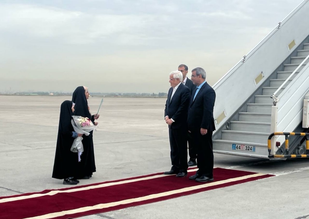 معاون اول رئیس جمهور وارد مشهد مقدس شد معاون اول رئیس جمهور وارد مشهد مقدس شد