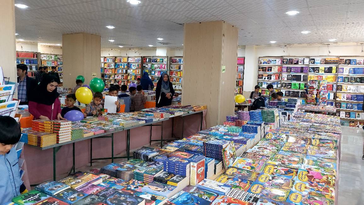 برپایی نمایشگاه کتاب در شهرستان آباده برپایی نمایشگاه کتاب در شهرستان آباده