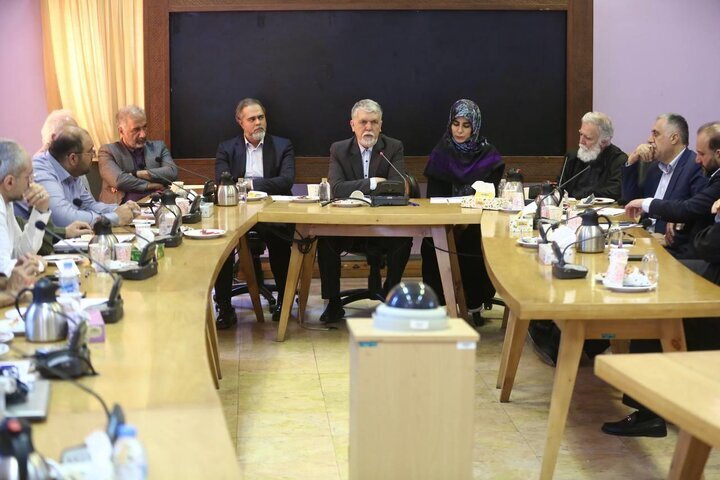 اعتلای فرهنگ و هنر به اقتدار صنوف این حوزه وابسته است