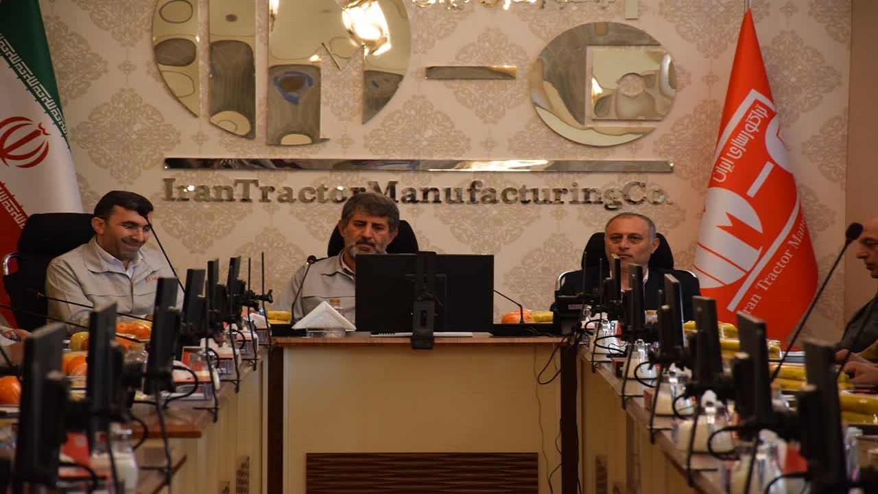  	    		صنعت آذربایجان شرقی مرهون تراکتورسازی است 	    	