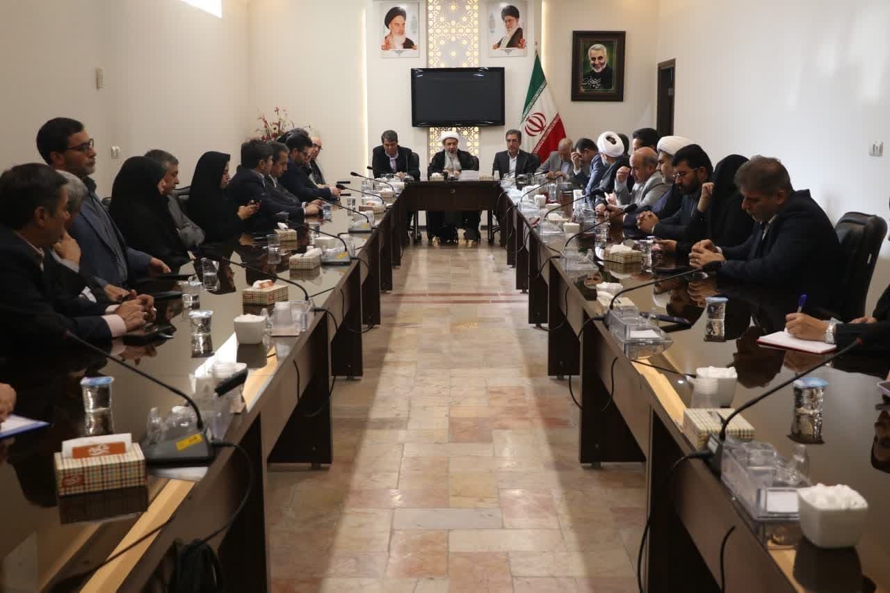 دیداراعضای کمیسیون صنایع مجلس با نماینده ولی فقیه دراستان