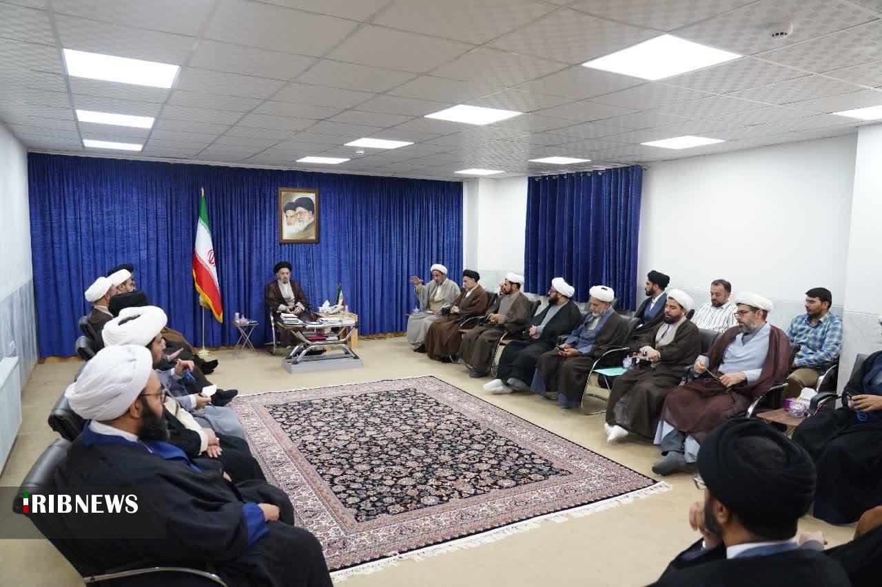 دیدار تعدادی از مسئولین دفاتر نمایندگیهای ولی فقیه ادارات لرستان با نماینده ولی فقیه در استانحوزه دیدار تعدادی از مسئولین دفاتر نمایندگیهای ولی فقیه ادارات لرستان با نماینده ولی فقیه در استانحوزه