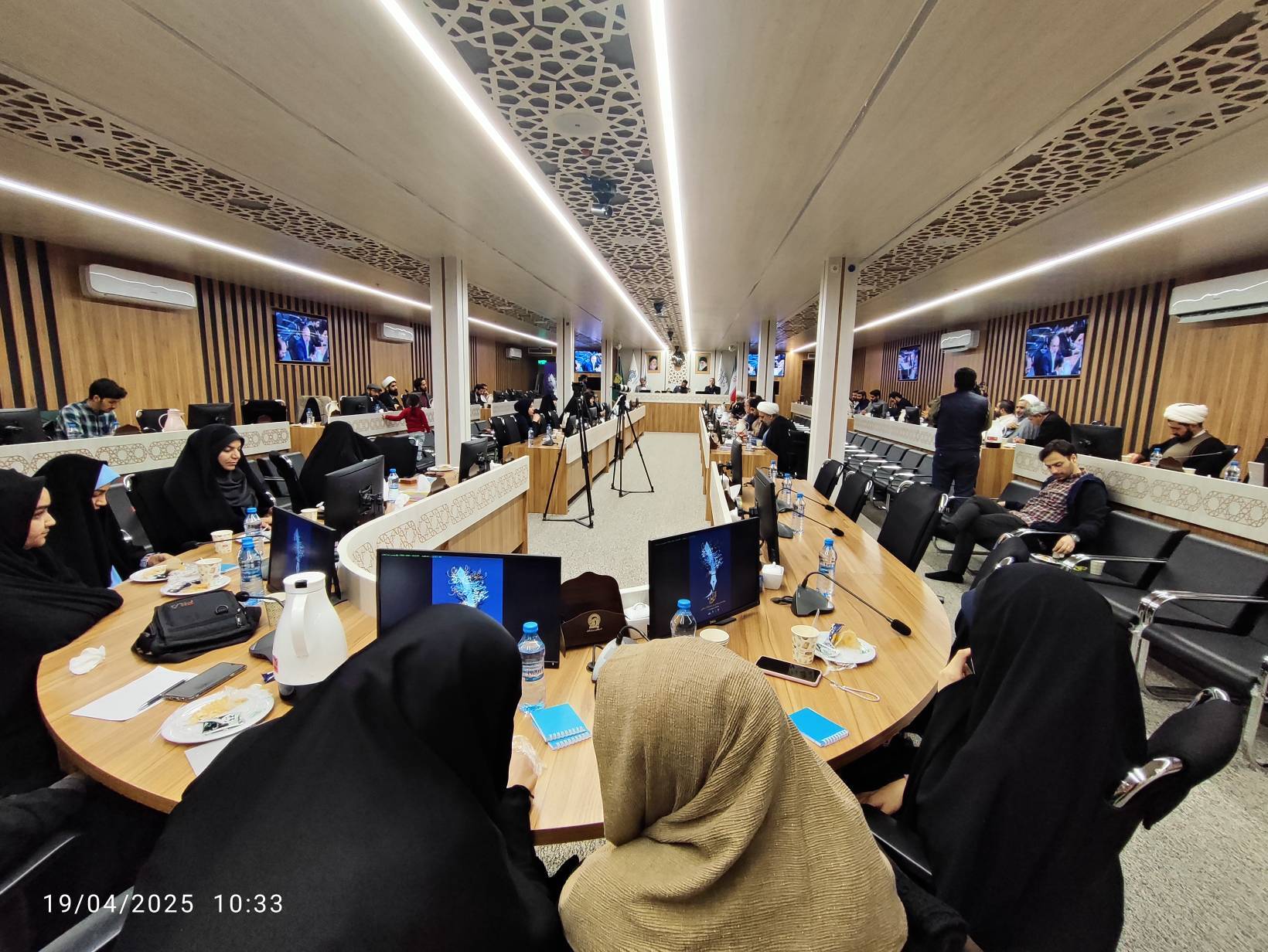 برگزاری اختتامیه همایش شعر انقلاب در مشهد