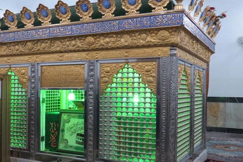 	    		بقاع متبرکه کردستان در روزهای نوروز و ماه مبارک رمضان میزبان گردشگران مذهبی است. 	    	