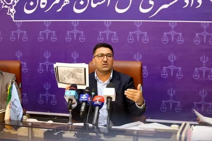 تشکیل کمیته پاسخگویی به مراجعان آسیب دیده از اغتشاشات در بندرعباس تشکیل کمیته پاسخگویی به مراجعان آسیب دیده از اغتشاشات در بندرعباس