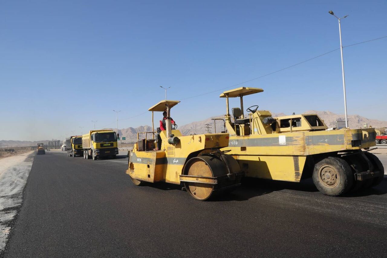 تحقق ۱۷۰ درصدی هدفگذاری سالانه روکش آسفالت شبکه راهها در ۹ ماه تحقق ۱۷۰ درصدی هدفگذاری سالانه روکش آسفالت شبکه راهها در ۹ ماه