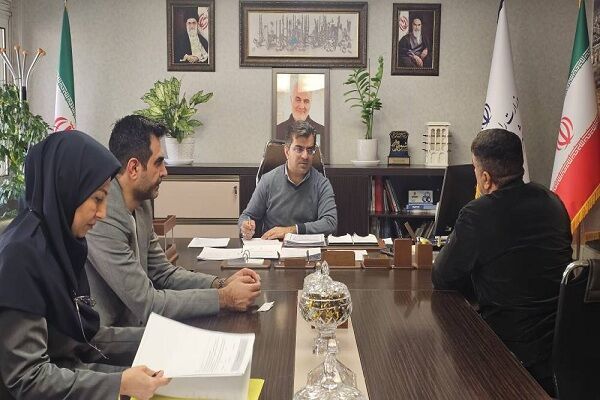 مدیرکل راه و شهرسازی استان تهران پای صحبت شهروندان مدیرکل راه و شهرسازی استان تهران پای صحبت شهروندان