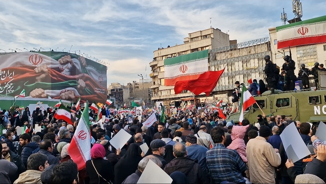 حضور پر شور جامعه ورزش در راهپیمایی همبستگی ملی علیه آشوبگران و تروریسم صهیونی-آمریکایی حضور پر شور جامعه ورزش در راهپیمایی همبستگی ملی علیه آشوبگران و تروریسم صهیونی-آمریکایی