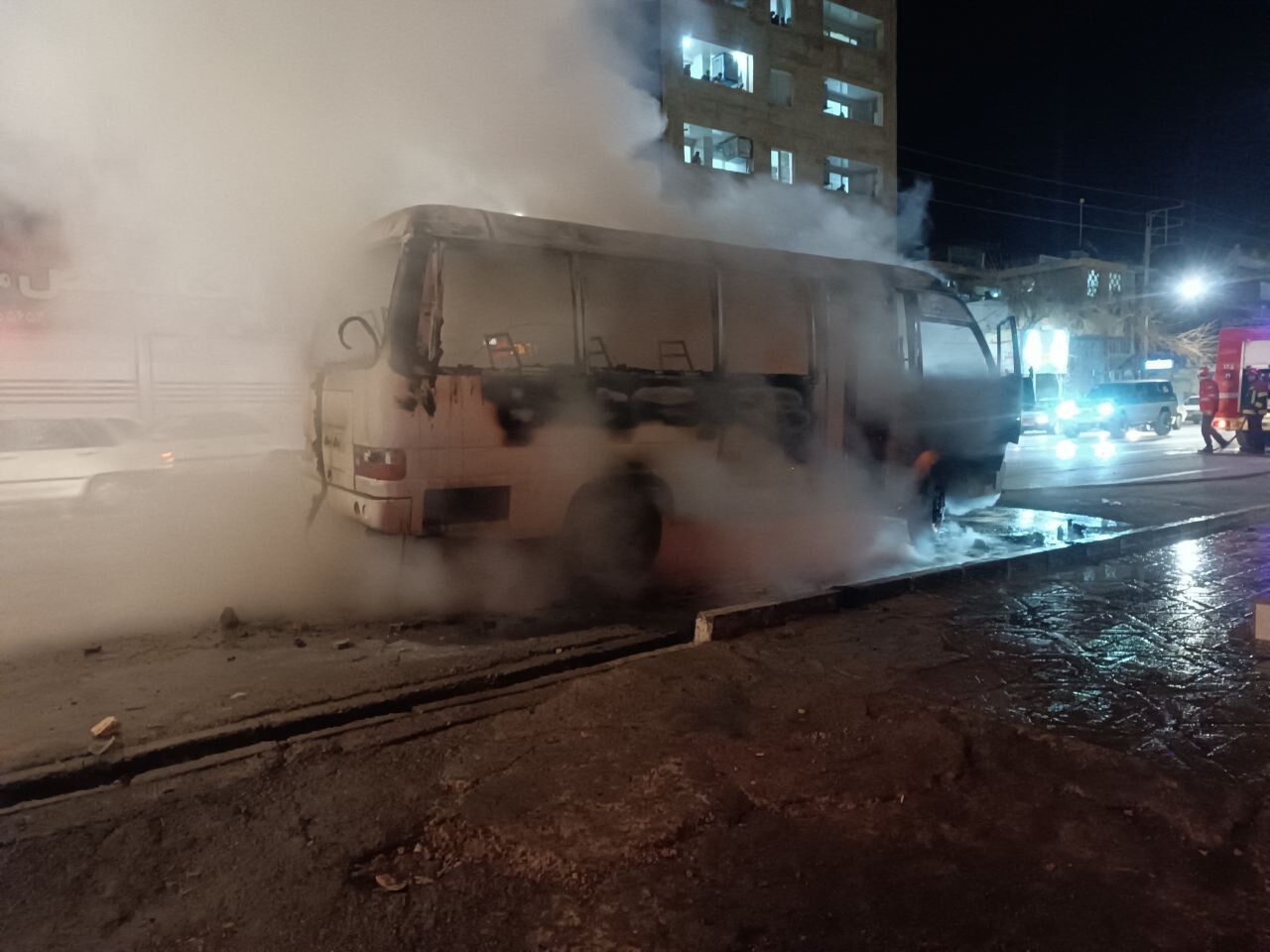 بازسازی اتوبوسهای آسیبدیده مشهد با فعالیت شبانه روزی بازسازی اتوبوسهای آسیبدیده مشهد با فعالیت شبانه روزی