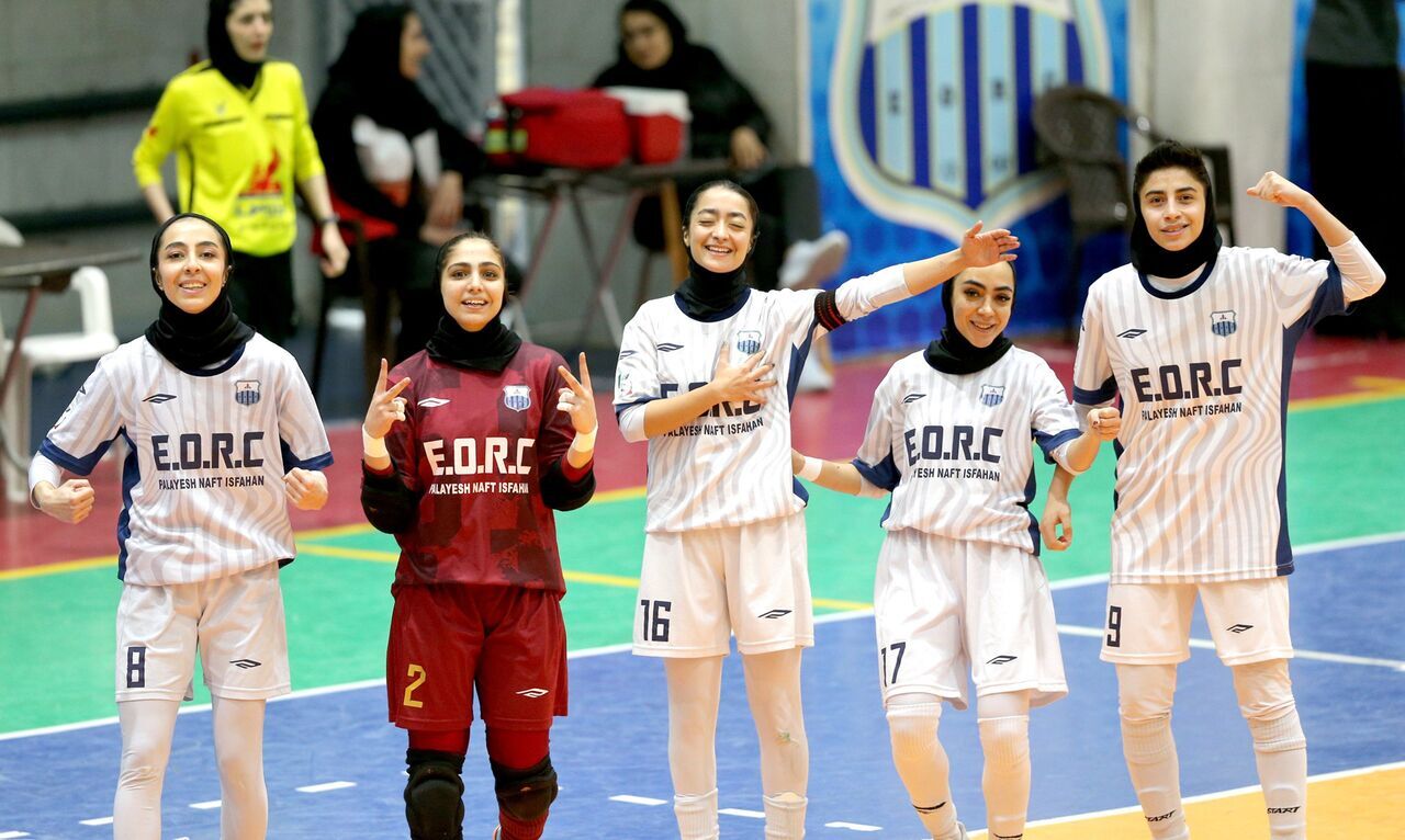 برد استقلال تهران، قهرمان نیم فصل نخست لیگ برتر فوتسال بانوان برد استقلال تهران، قهرمان نیم فصل نخست لیگ برتر فوتسال بانوان
