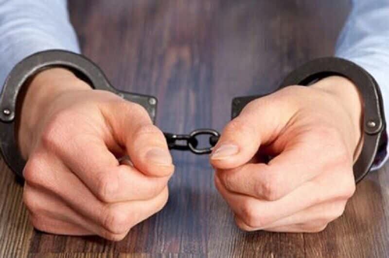 دستگیری سارق ساختمانهای نیمه کاره در نهبندان دستگیری سارق ساختمانهای نیمه کاره در نهبندان