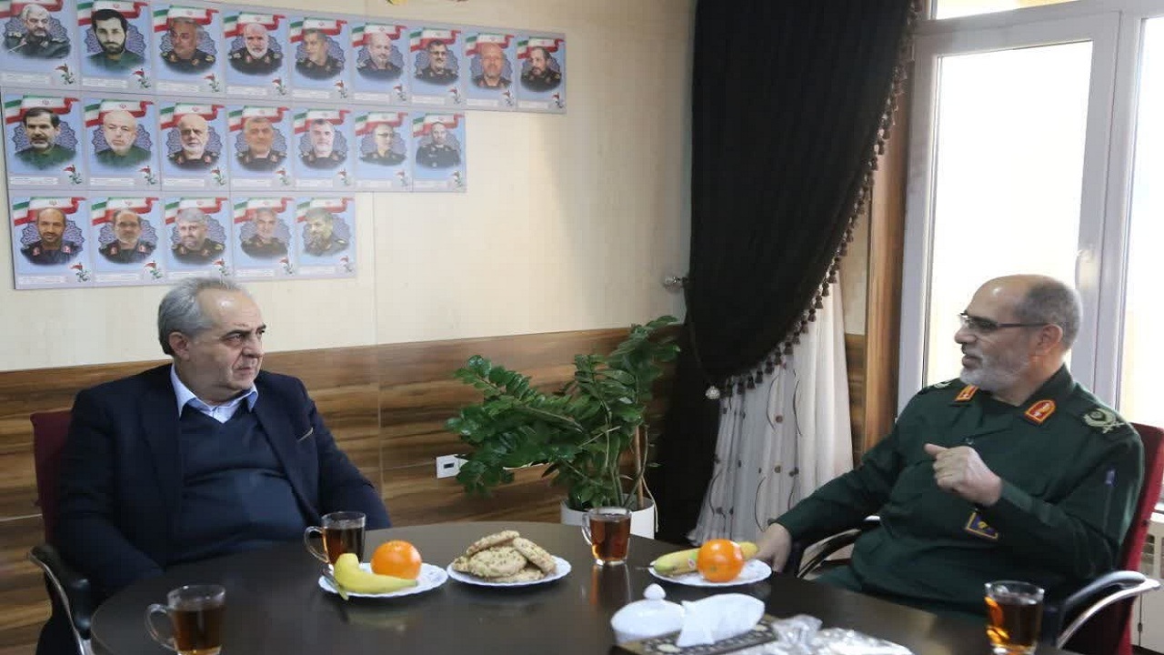 پاسداران انقلاب اسلامی مدافعان راستین نظام و کشور هستند پاسداران انقلاب اسلامی مدافعان راستین نظام و کشور هستند