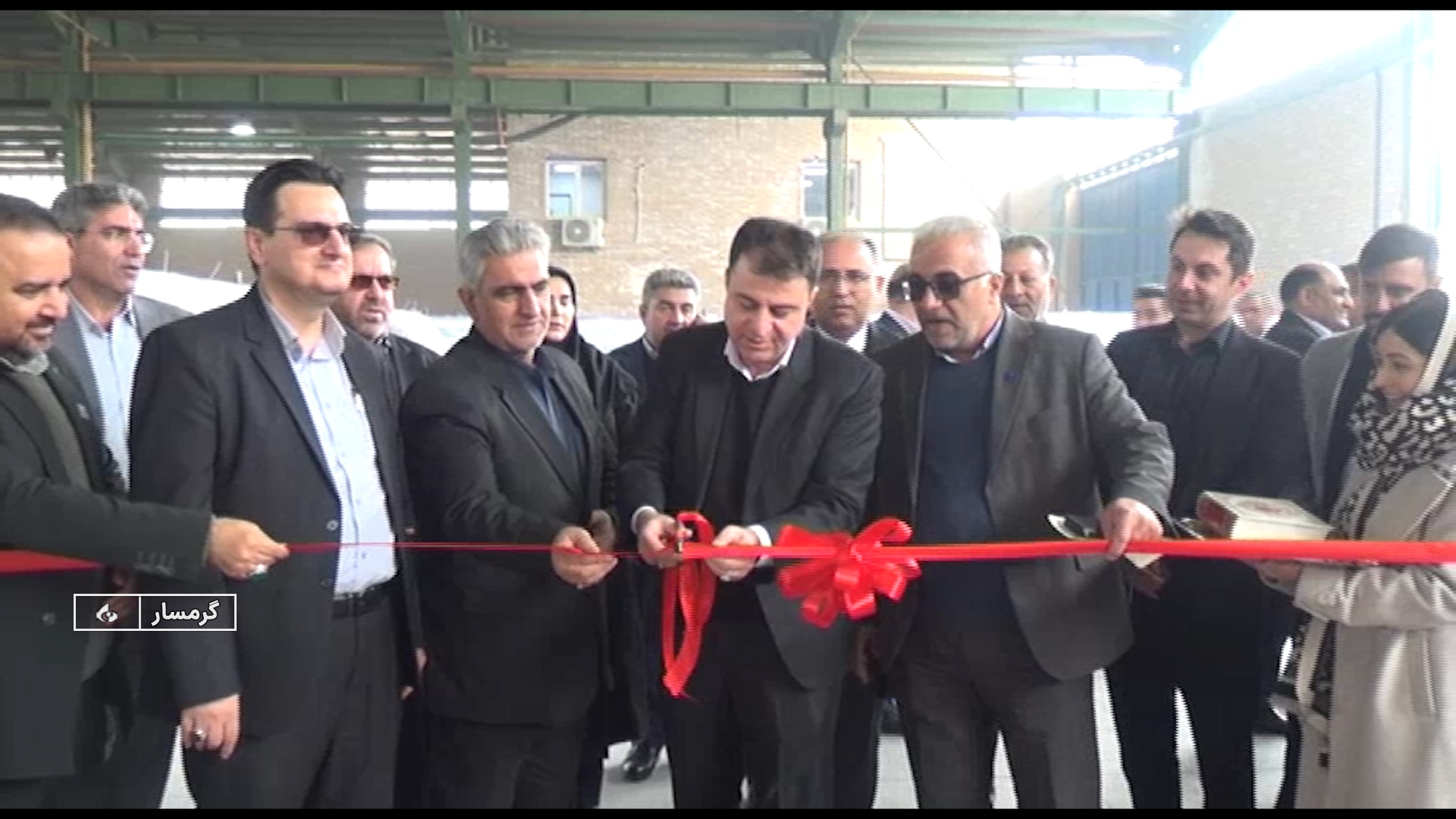 بهره برداری از طرح های عمرانی و اقتصادی دهه فجر در گرمسار