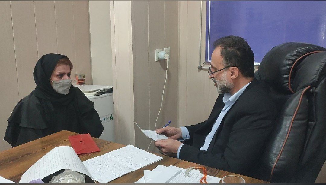 میز خدمت در آستانهاشرفیه با هدف پاسخگویی بیواسطه به مطالبات مردمی میز خدمت در آستانهاشرفیه با هدف پاسخگویی بیواسطه به مطالبات مردمی