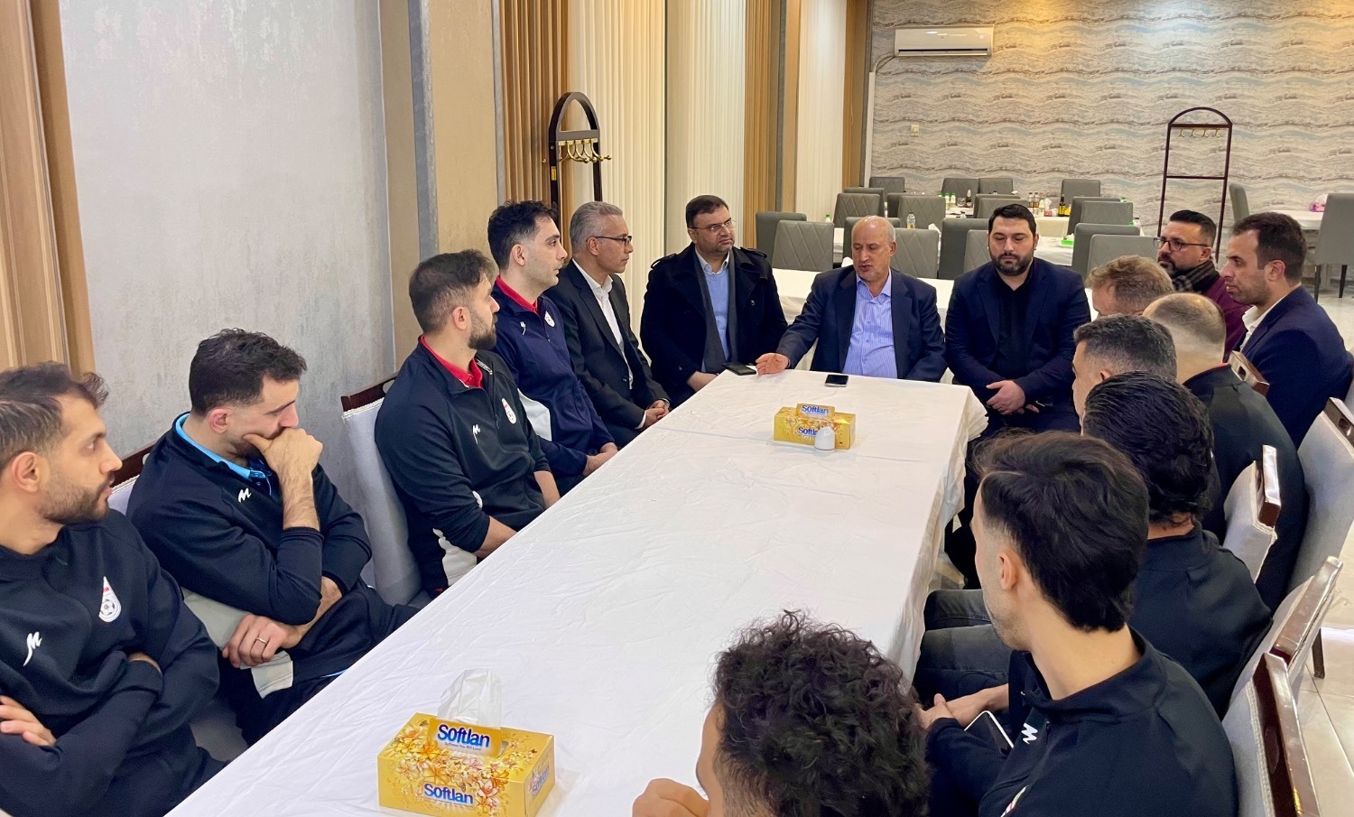 نشست صمیمانه رئیس فدراسیون فوتبال با ملیپوشان فوتسال پیش از اعزام نشست صمیمانه رئیس فدراسیون فوتبال با ملیپوشان فوتسال پیش از اعزام