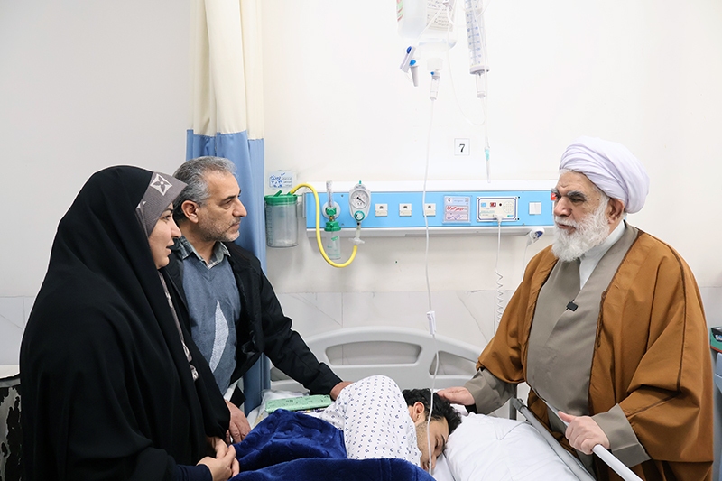 عیادت نماینده مقام معظم رهبری از مجروحان فراجا در اغتشاشات اخیر عیادت نماینده مقام معظم رهبری از مجروحان فراجا در اغتشاشات اخیر