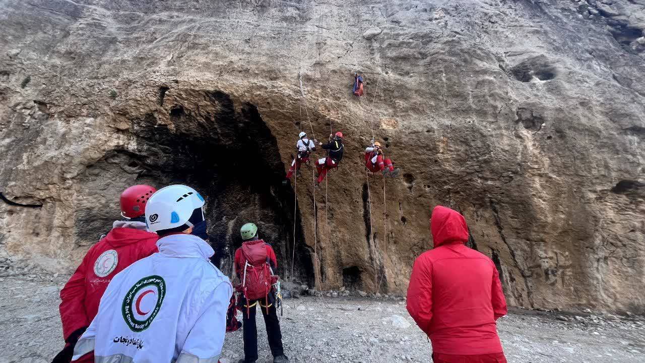 برگزاری دوره تخصصی جستوجو و نجات در کوهستان در جهرم برگزاری دوره تخصصی جستوجو و نجات در کوهستان در جهرم