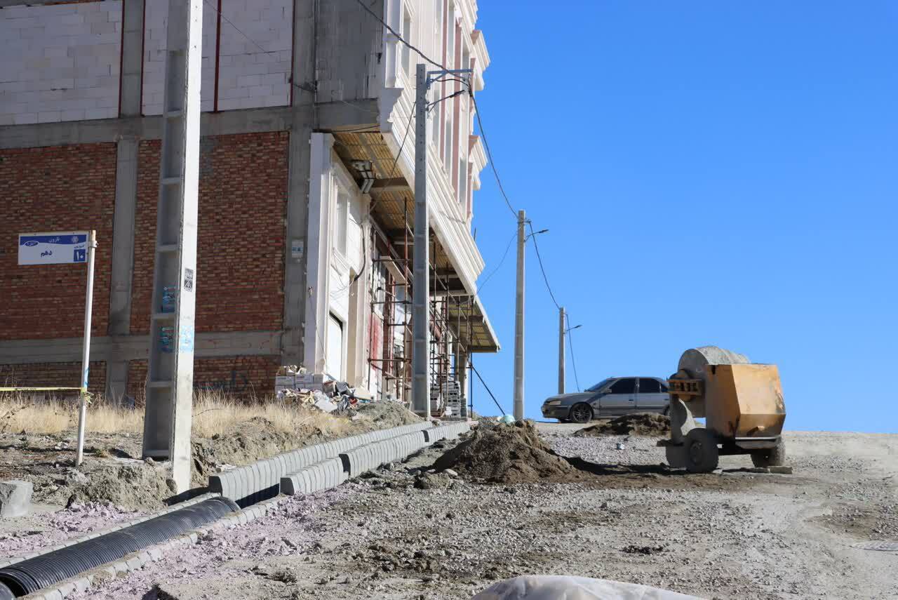 تداوم عملیات زیرسازی، جدولکشی و جوبگذاری در سطح منطقه یک تداوم عملیات زیرسازی، جدولکشی و جوبگذاری در سطح منطقه یک