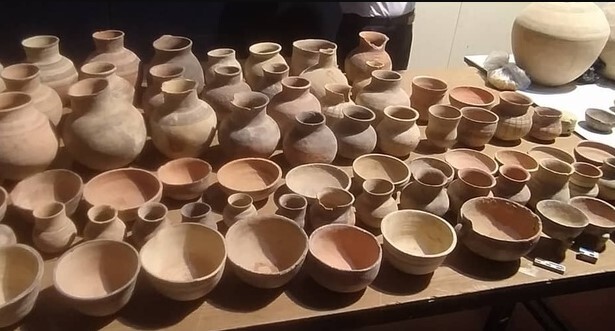 اهداء ۱۷۶ قطعه شیء قدیمی به اداره‌ کل میراث‌فرهنگی فارس